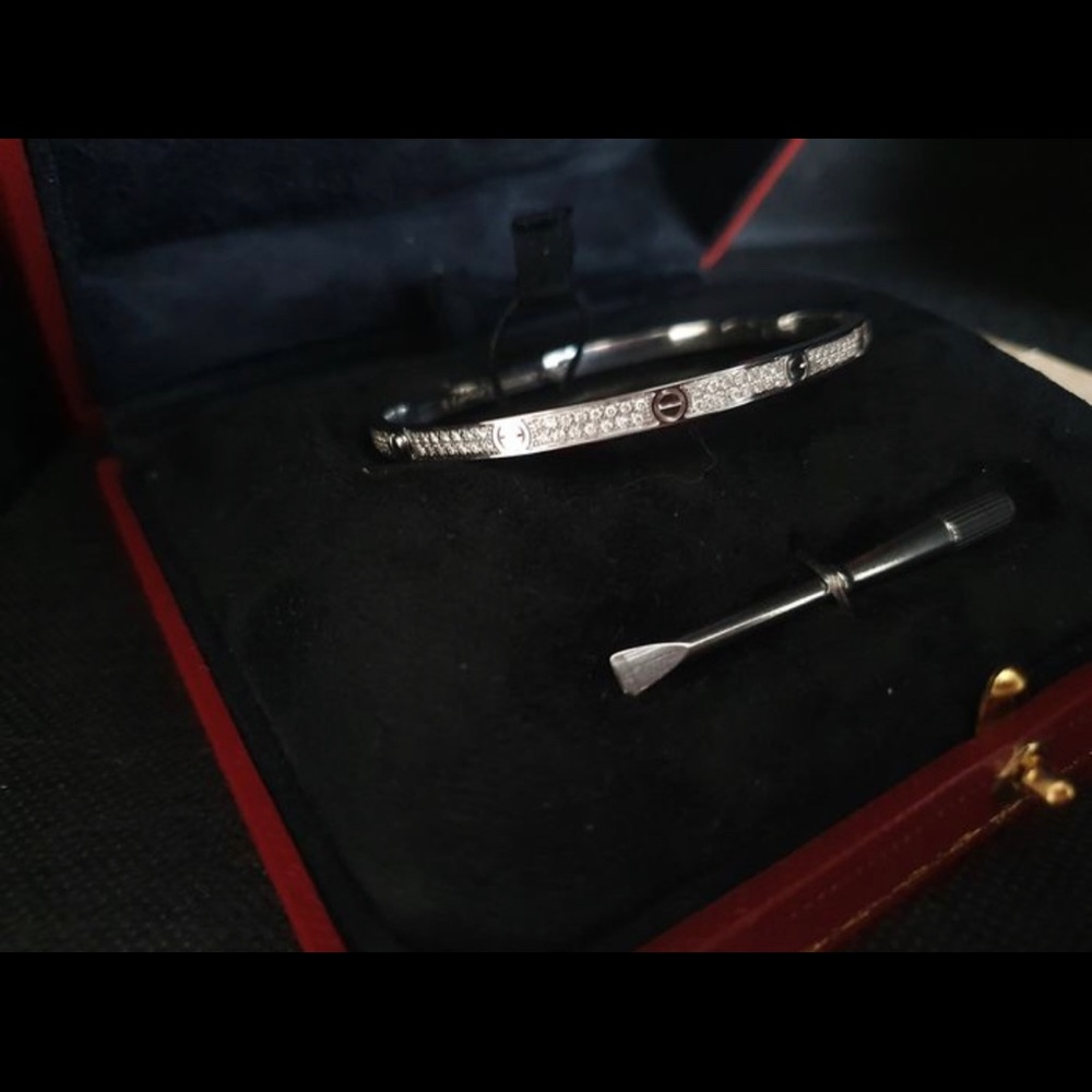 Cartier diamond paved love bracelet - Picture 2 of 5
